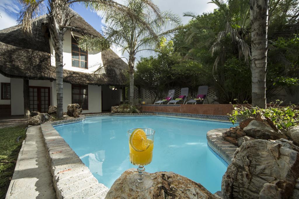 Out Of Africa Guesthouse Otjiwarongo Extérieur photo