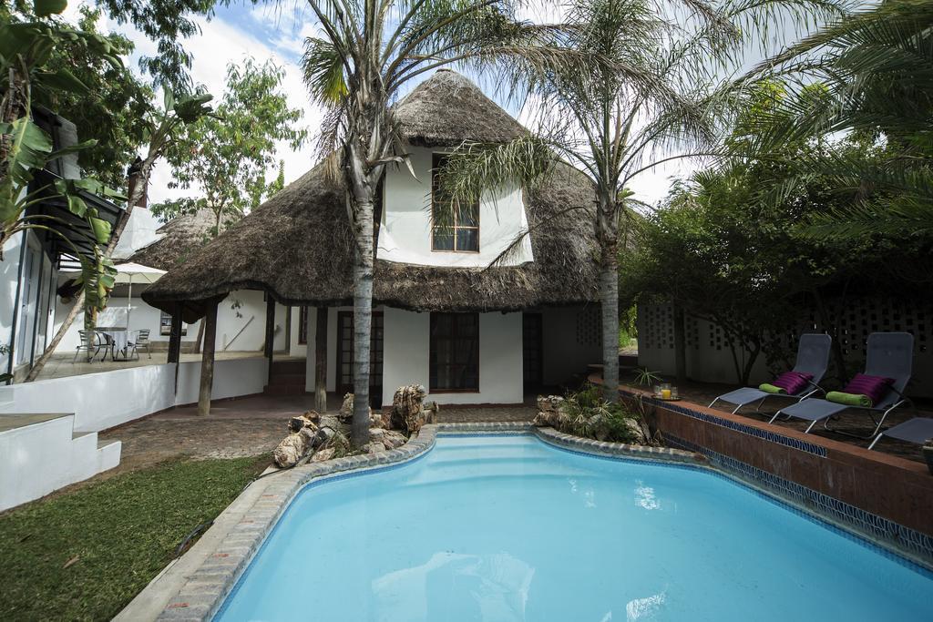 Out Of Africa Guesthouse Otjiwarongo Extérieur photo