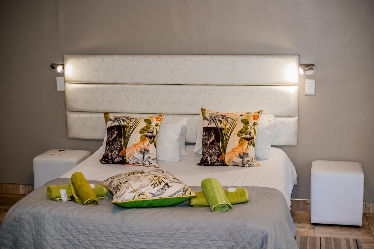 Out Of Africa Guesthouse Otjiwarongo Extérieur photo
