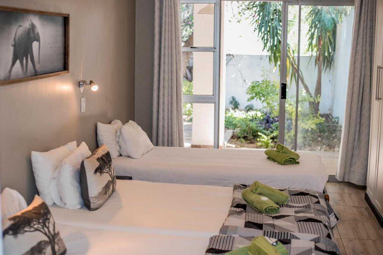 Out Of Africa Guesthouse Otjiwarongo Extérieur photo
