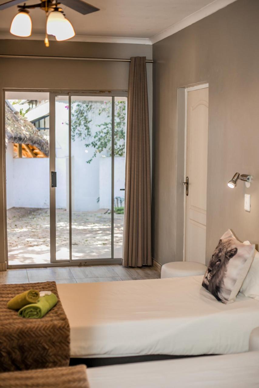 Out Of Africa Guesthouse Otjiwarongo Extérieur photo